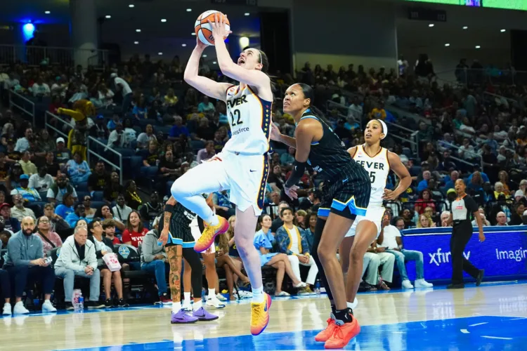 Caitlin Clark scores 37 points as the Fever beat the Sky